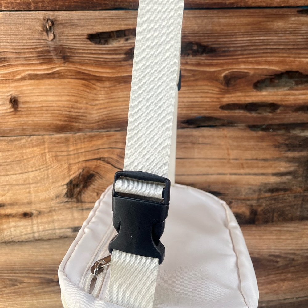 TOYOTA | Cream Off-White Crossbody Fanny Pack - Picture 5 of 6